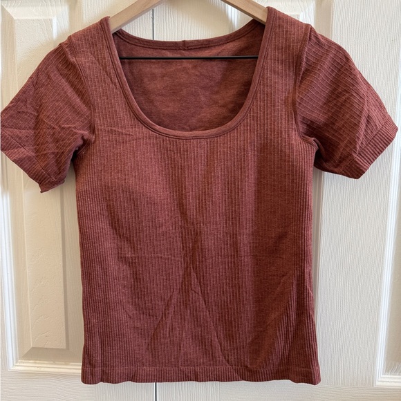 Lululemon Athletica Ebb to Street Shirt Sleeve - Picture 3 of 3